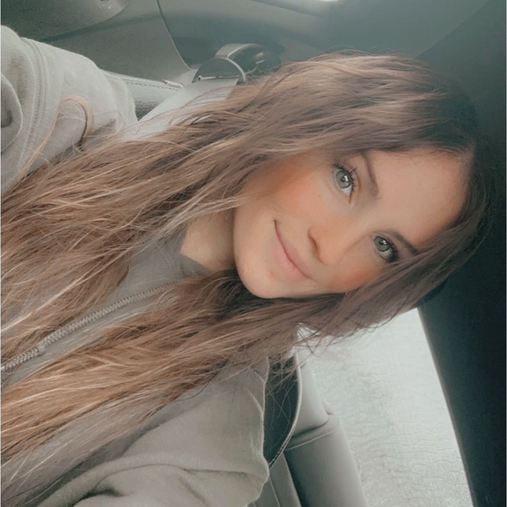 Meet your Posher, Kayla